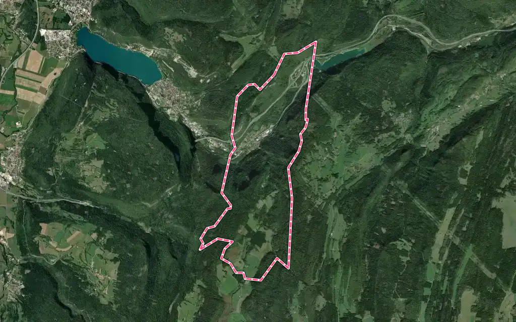 Vue satellite de Les Neyrolles avec ses contours administratifs