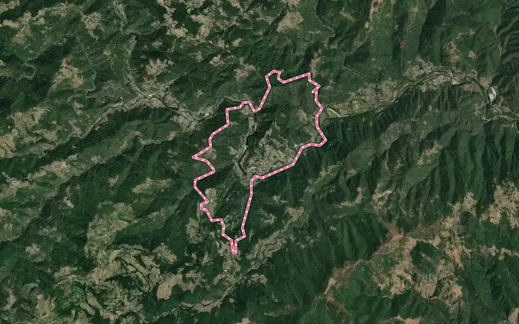 Vue satellite de Les Ollières-sur-Eyrieux avec ses contours administratifs