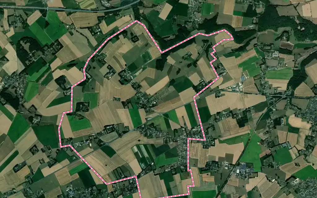 Vue satellite de Les Trois-Pierres avec ses contours administratifs