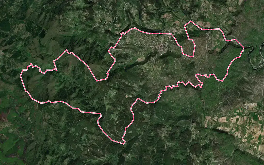 Vue satellite de Les Vans avec ses contours administratifs