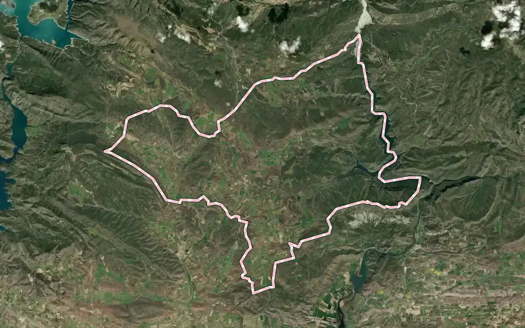 Vista satélite de les Avellanes i Santa Linya con su contorno administrativo