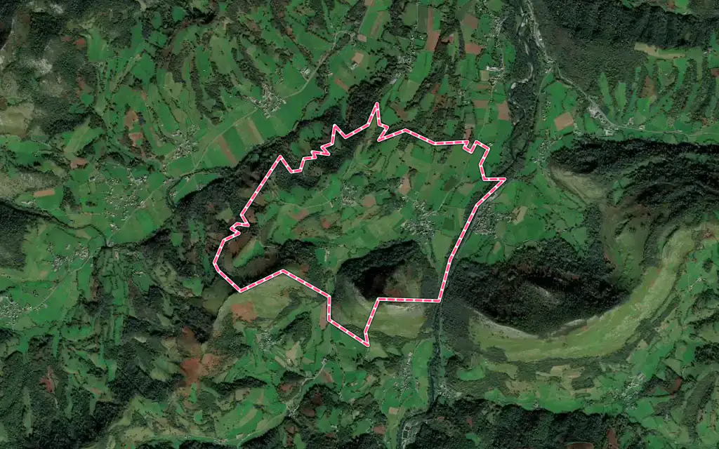 Vue satellite de Lichans-Sunhar avec ses contours administratifs