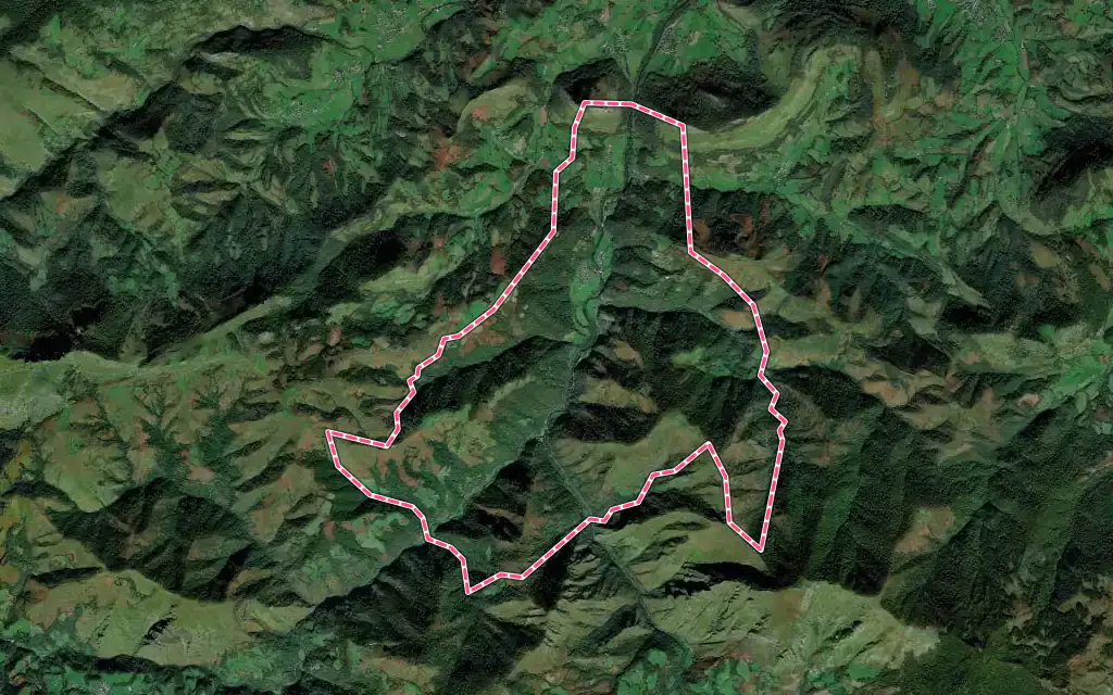 Vue satellite de Licq-Athérey avec ses contours administratifs