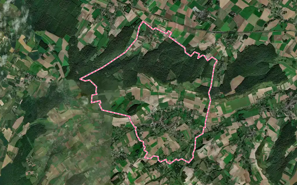 Vue satellite de Licques avec ses contours administratifs