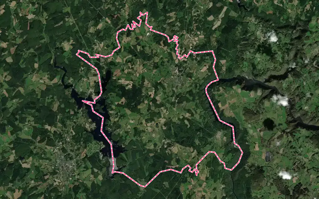 Vue satellite de Liginiac avec ses contours administratifs