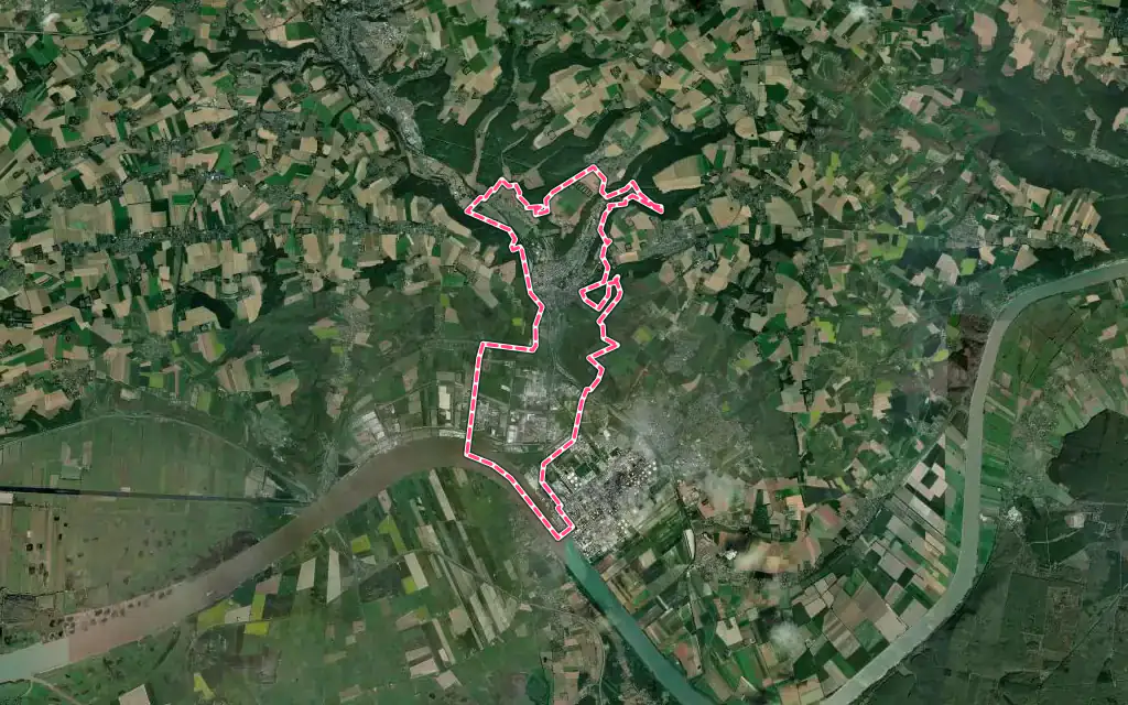 Vue satellite de Lillebonne avec ses contours administratifs