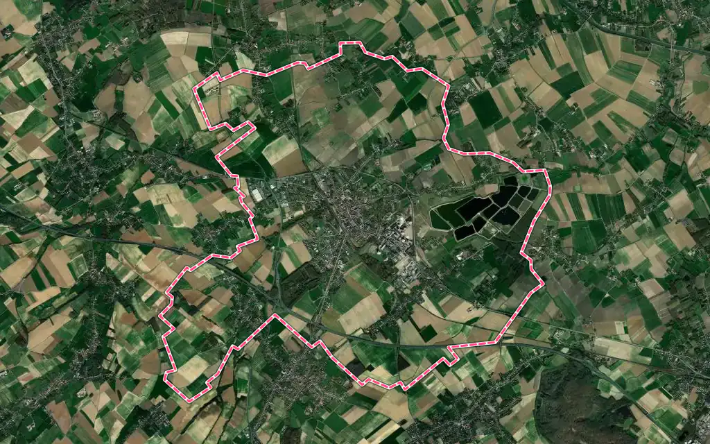 Vue satellite de Lillers avec ses contours administratifs