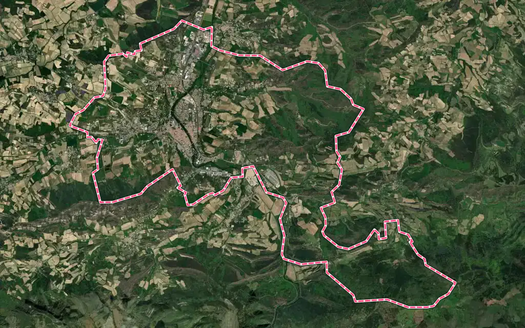 Vue satellite de Limoux avec ses contours administratifs