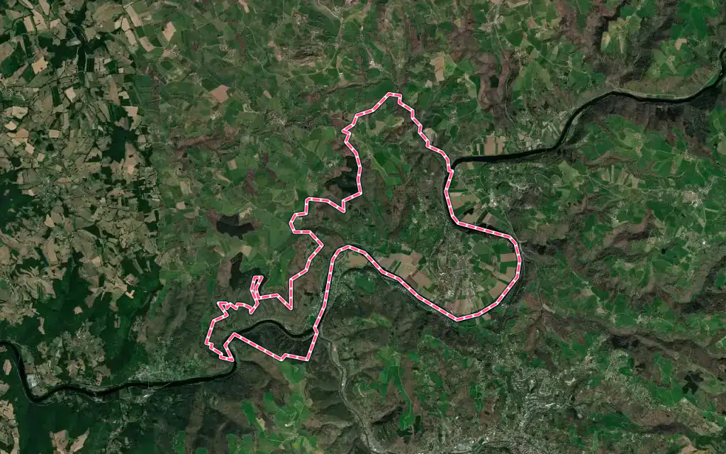 Vue satellite de Livinhac-le-Haut avec ses contours administratifs