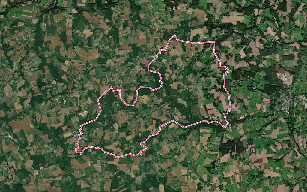 Vue satellite de Lizio avec ses contours administratifs