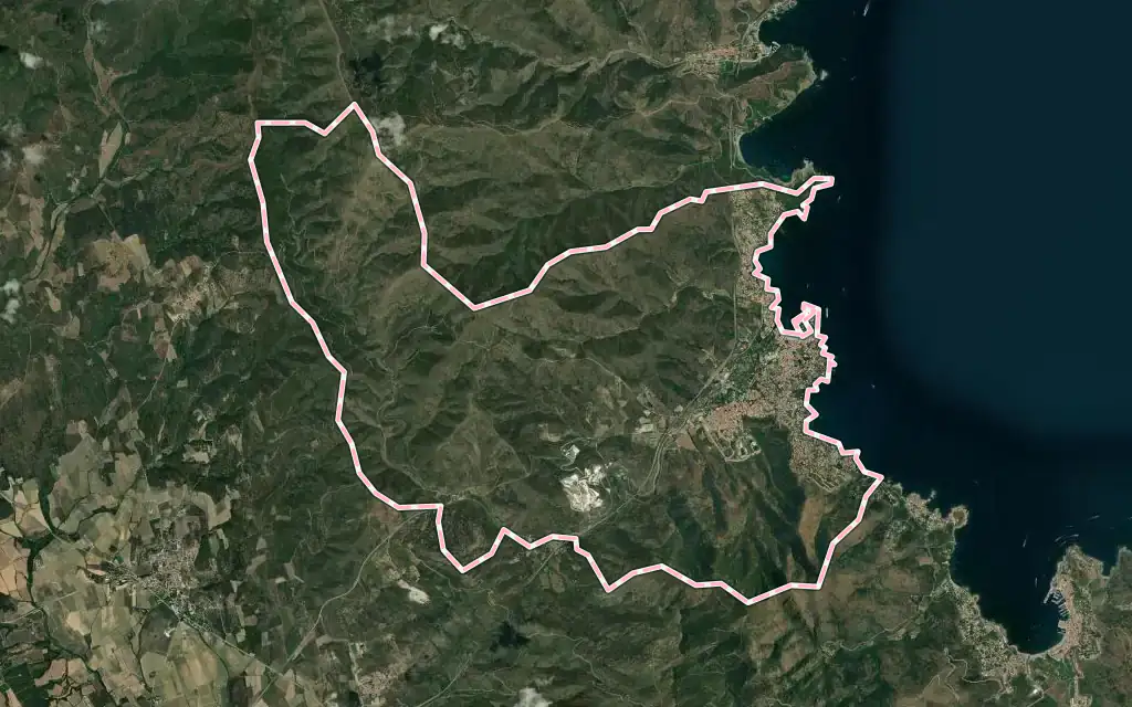 Vista satélite de Llançà con su contorno administrativo
