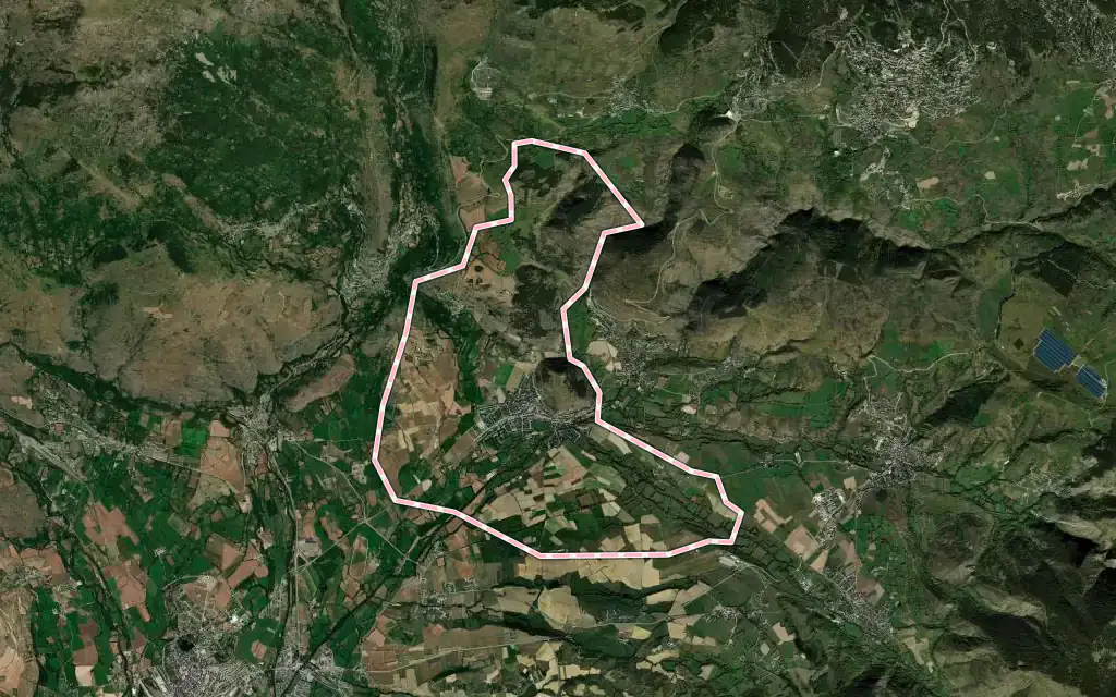 Vista satélite de Llívia con su contorno administrativo