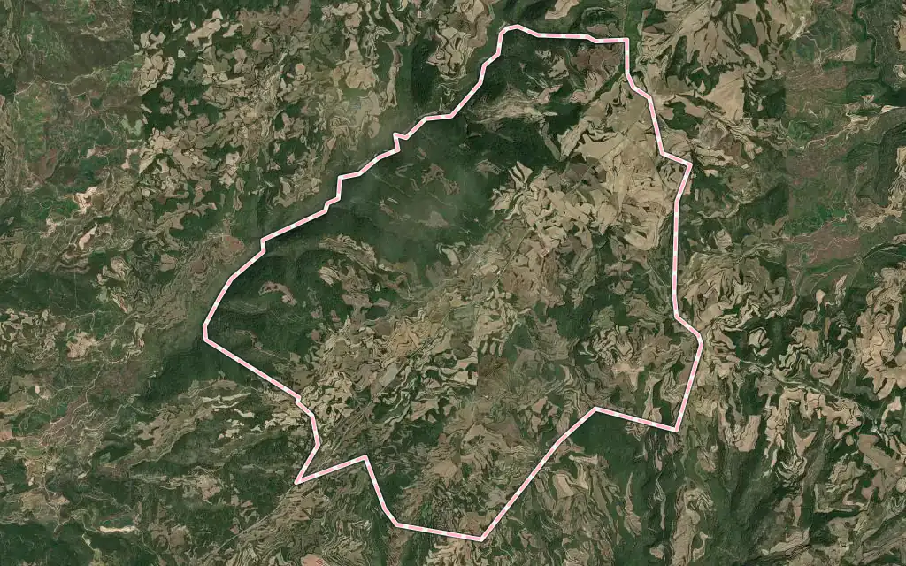 Vista satélite de Llobera con su contorno administrativo