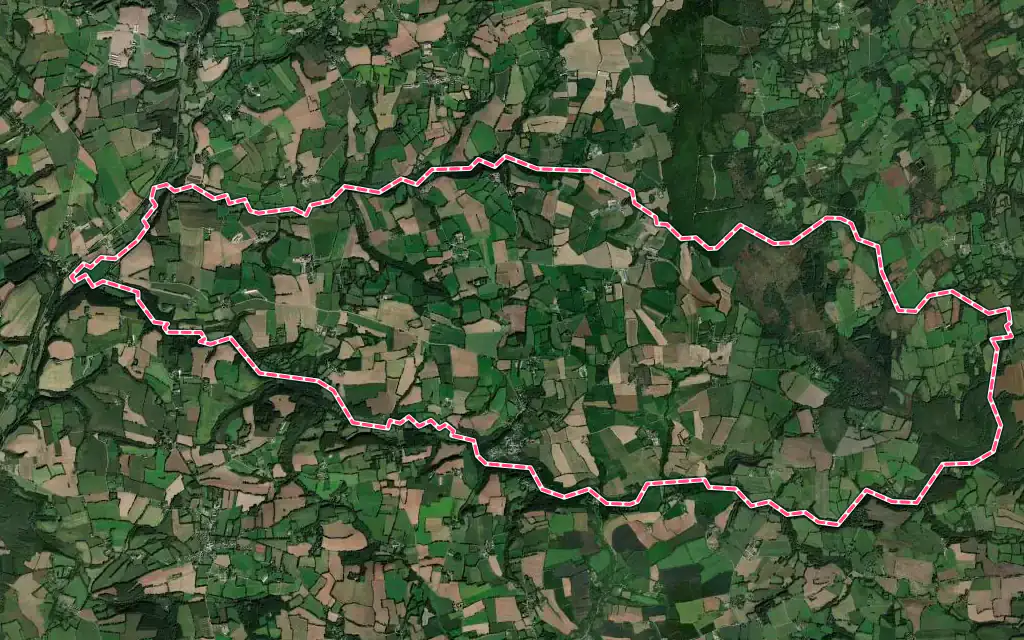 Vue satellite de Locarn avec ses contours administratifs