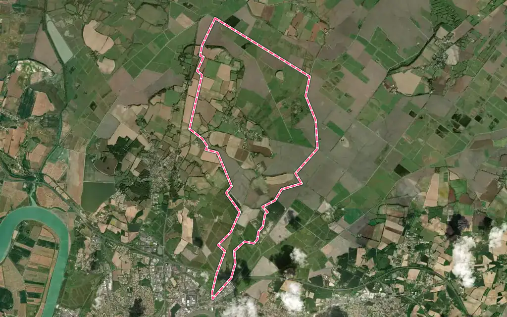 Vue satellite de Loire-les-Marais avec ses contours administratifs