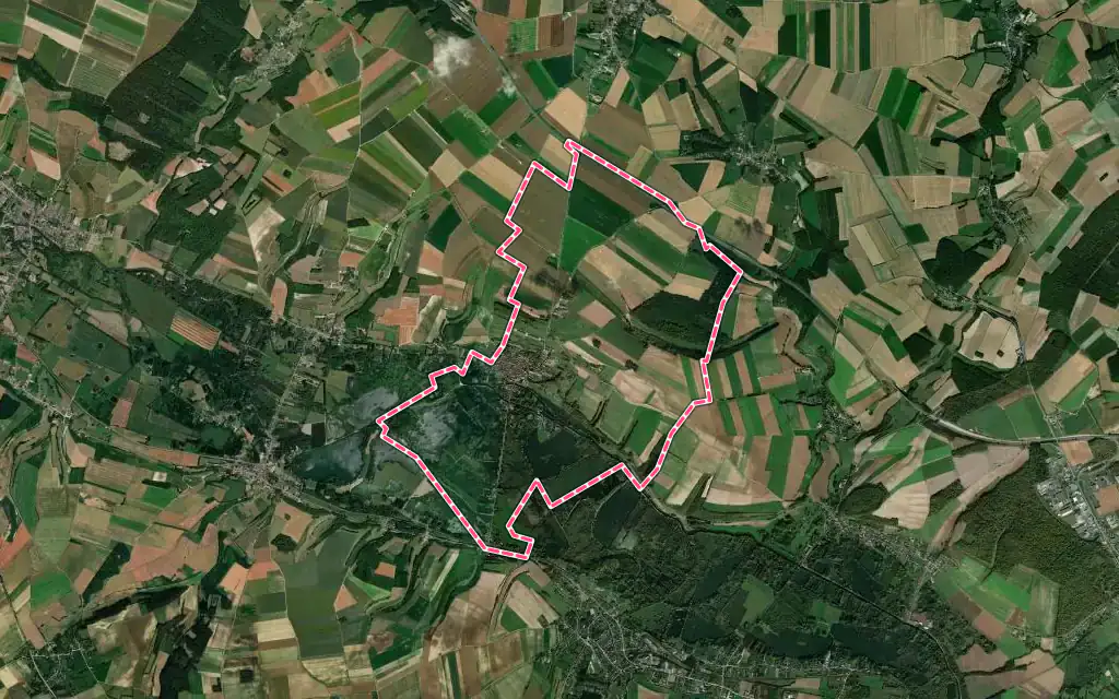 Vue satellite de Long avec ses contours administratifs