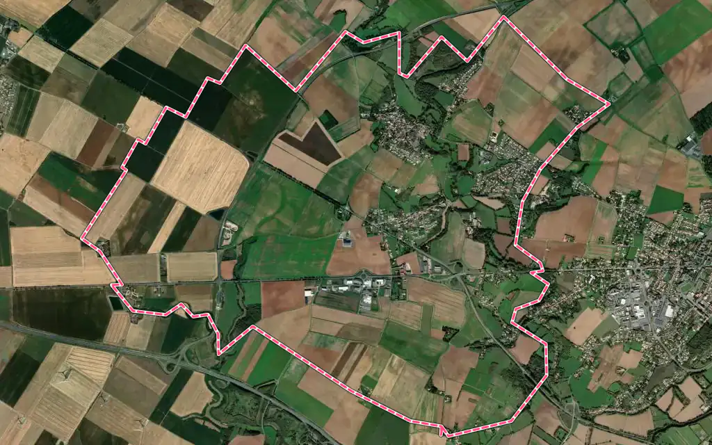Vue satellite de Longèves avec ses contours administratifs