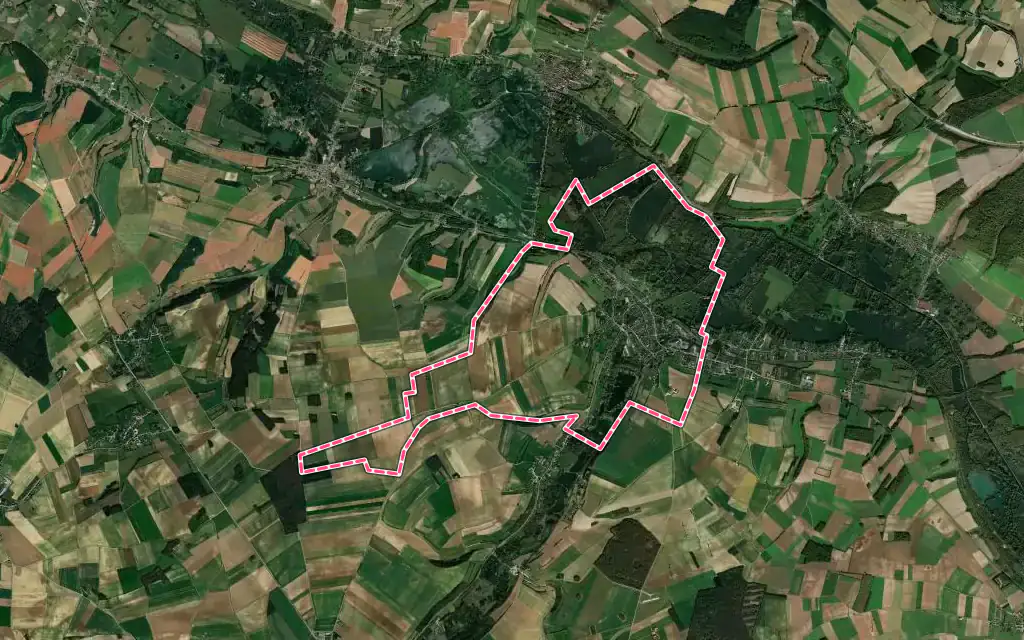 Vue satellite de Longpré-les-Corps-Saints avec ses contours administratifs