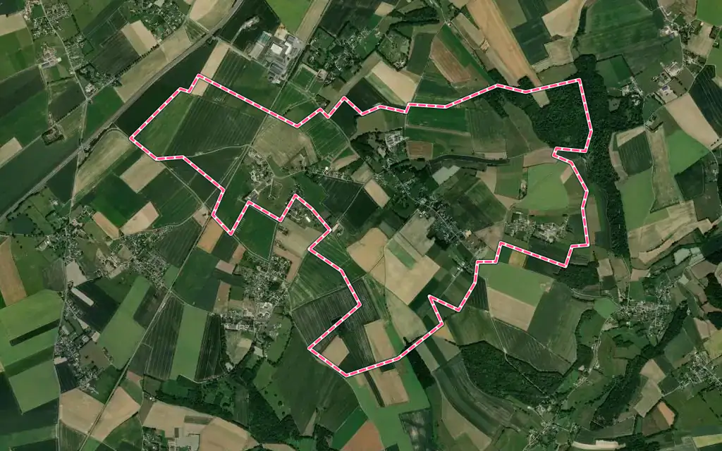 Vue satellite de Longuerue avec ses contours administratifs