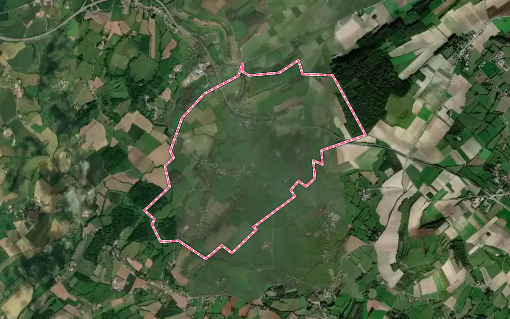 Vue satellite de Longueville avec ses contours administratifs