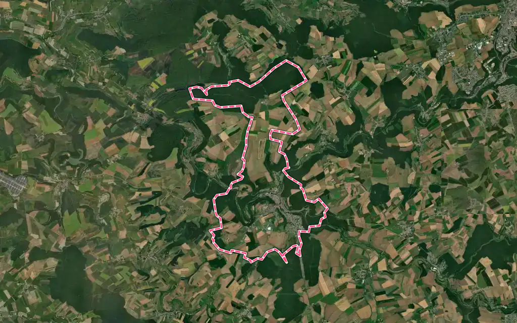 Vue satellite de Longuyon avec ses contours administratifs