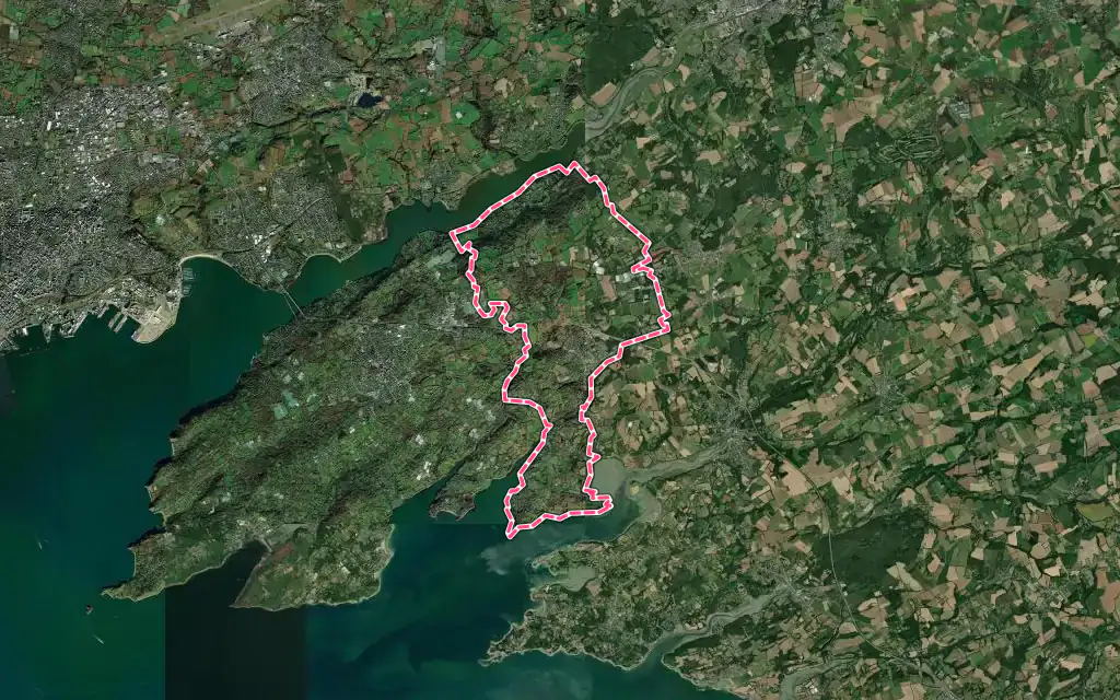 Vue satellite de Loperhet avec ses contours administratifs