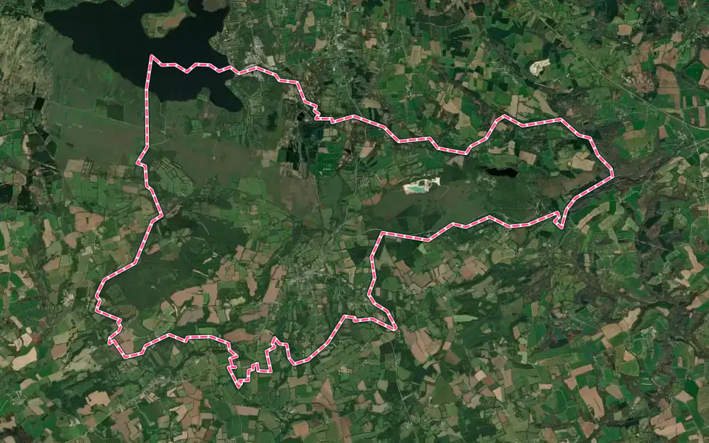 Vue satellite de Loqueffret avec ses contours administratifs