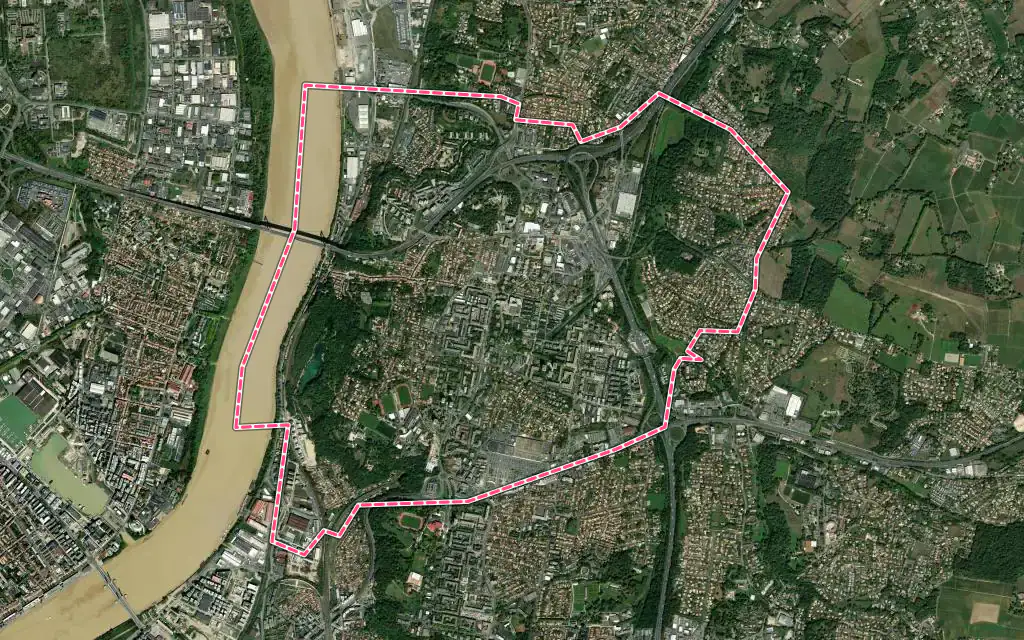 Vue satellite de Lormont avec ses contours administratifs