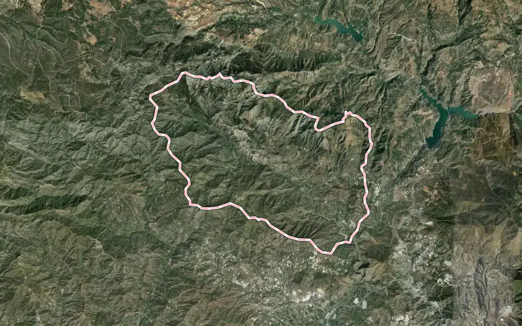 Vista satélite de Los Guájares con su contorno administrativo