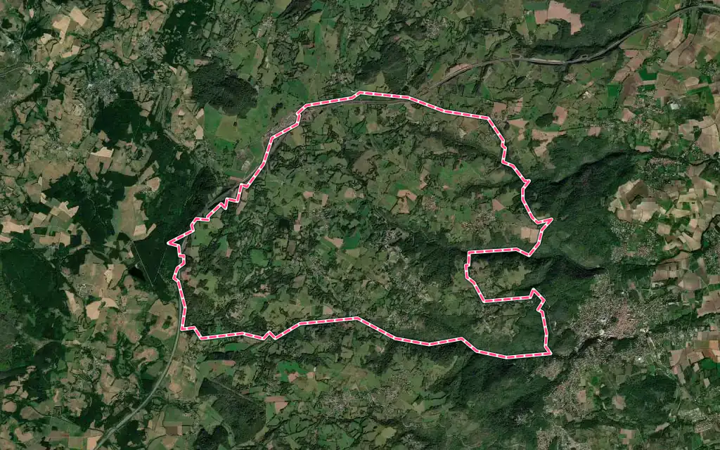 Vue satellite de Loubeyrat avec ses contours administratifs