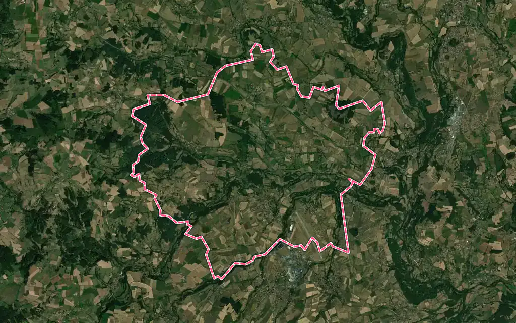 Vue satellite de Loudes avec ses contours administratifs