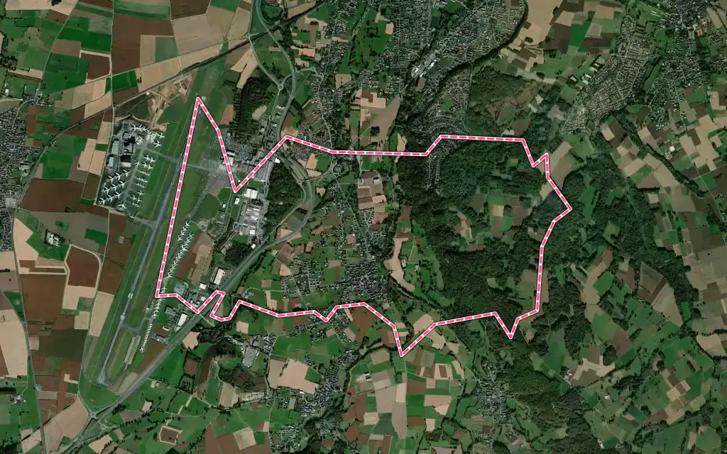 Vue satellite de Louey avec ses contours administratifs