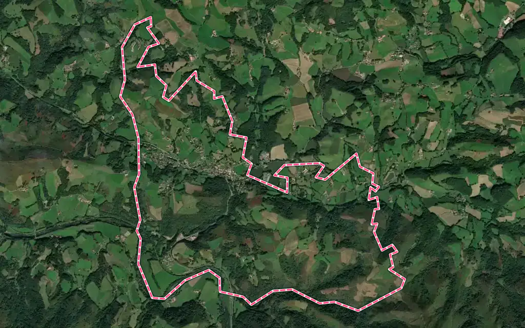 Vue satellite de Louhossoa avec ses contours administratifs