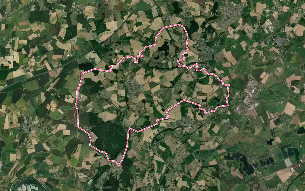 Vue satellite de Louplande avec ses contours administratifs