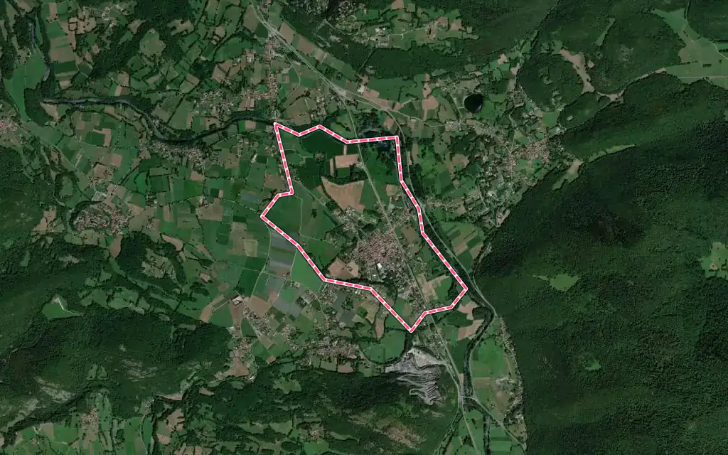 Vue satellite de Loures-Barousse avec ses contours administratifs