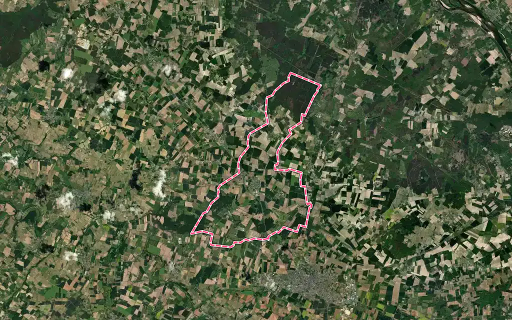 Vue satellite de Louresse-Rochemenier avec ses contours administratifs