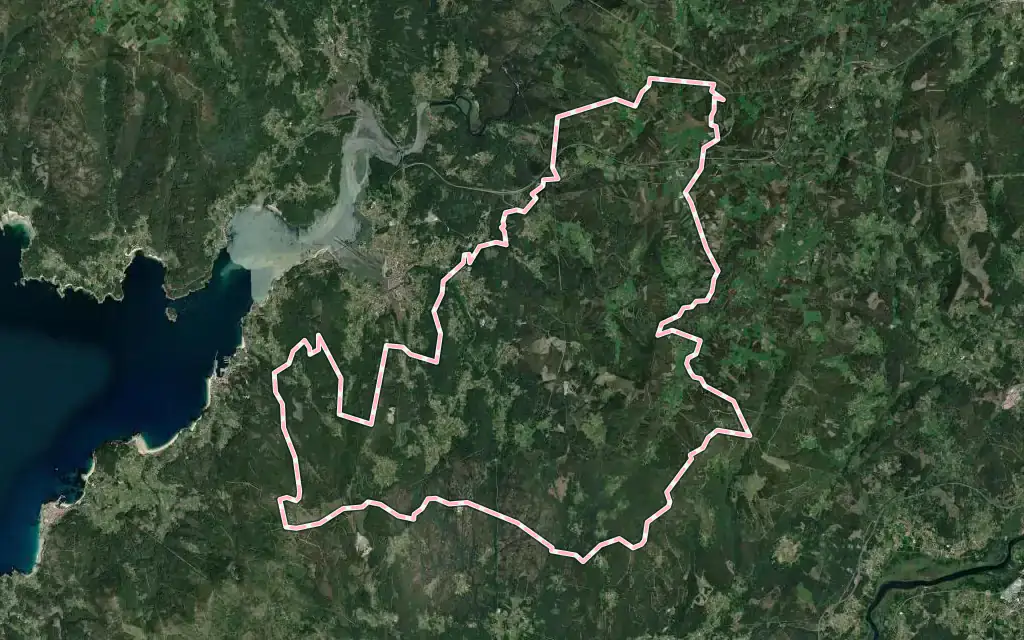 Vista satélite de Lousame con su contorno administrativo