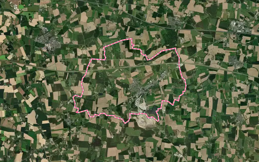 Vue satellite de Louvigné-de-Bais avec ses contours administratifs