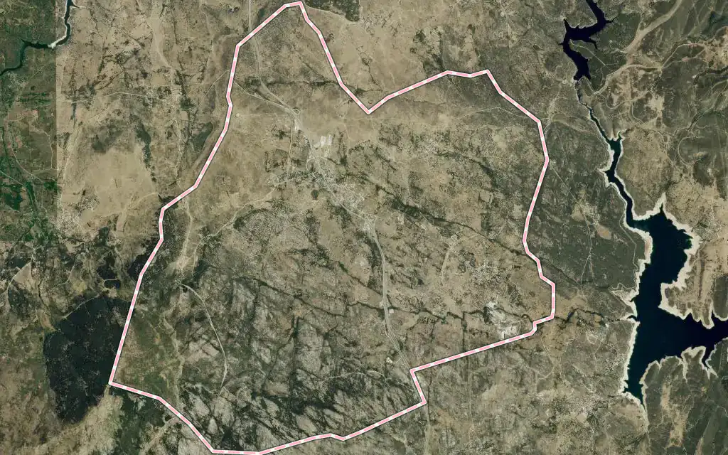 Vista satélite de Lozoyuela-Navas-Sieteiglesias con su contorno administrativo