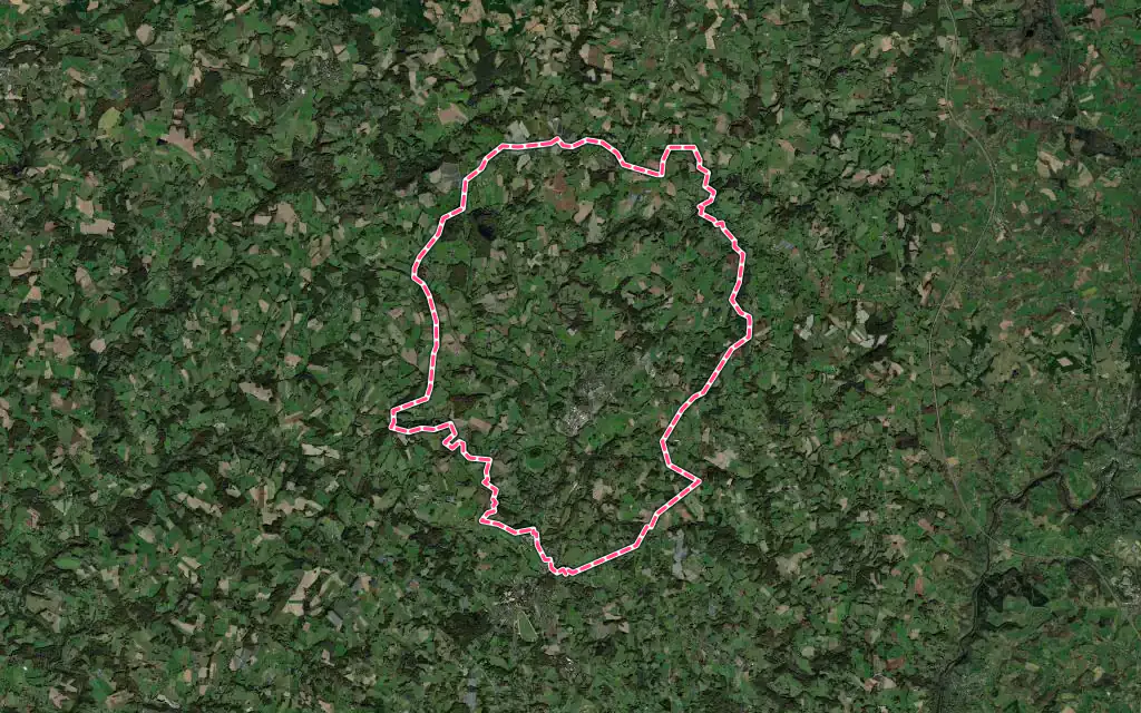Vue satellite de Lubersac avec ses contours administratifs