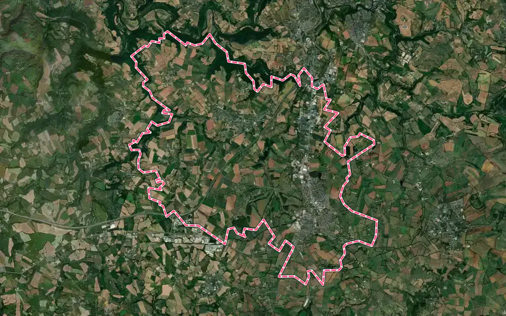 Vue satellite de Luc-la-Primaube avec ses contours administratifs