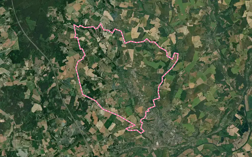 Vue satellite de Luceau avec ses contours administratifs