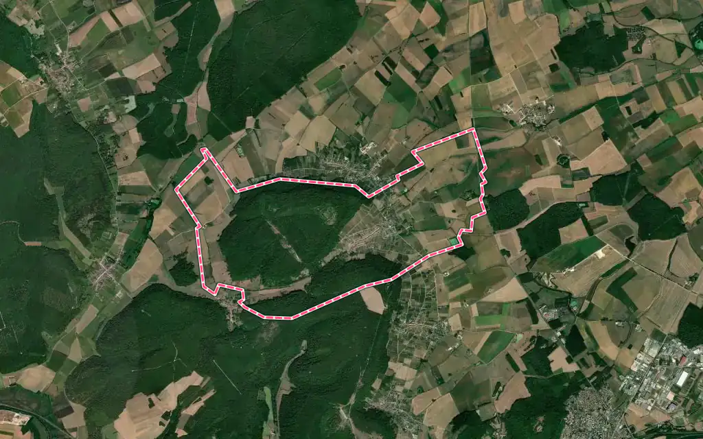 Vue satellite de Lucey avec ses contours administratifs