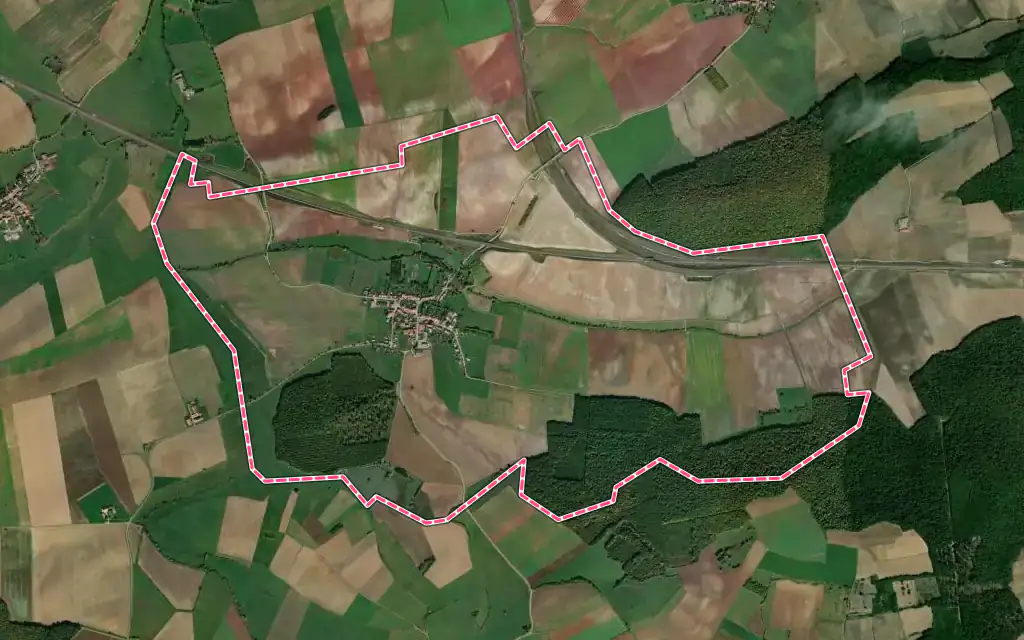 Vue satellite de Lucy avec ses contours administratifs