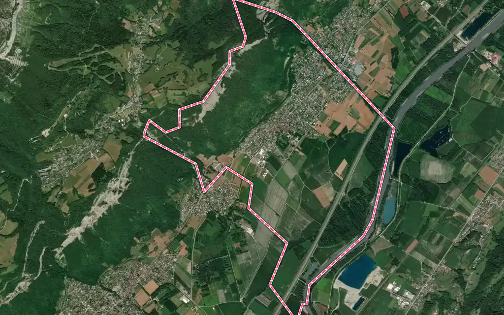 Vue satellite de Lumbin avec ses contours administratifs
