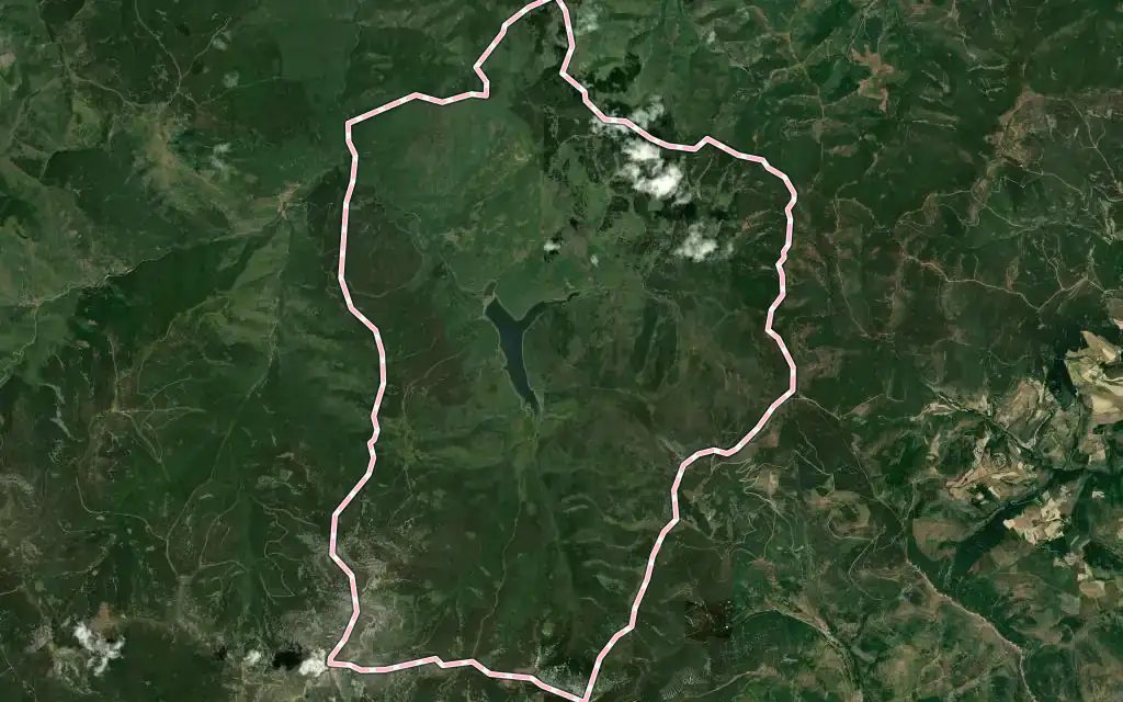 Vista satélite de Lumbreras de Cameros con su contorno administrativo