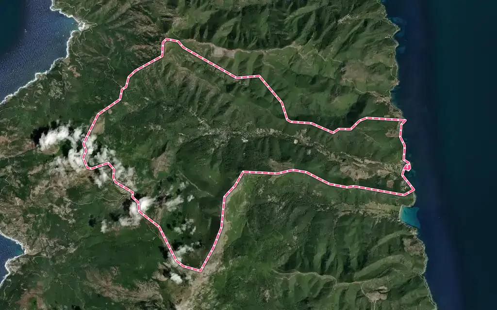 Vue satellite de Luri avec ses contours administratifs