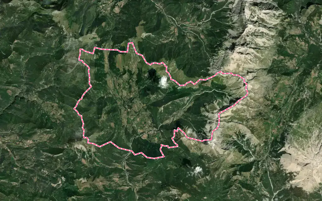 Vue satellite de Lus-la-Croix-Haute avec ses contours administratifs