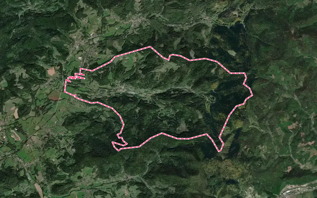 Vue satellite de Lusse avec ses contours administratifs