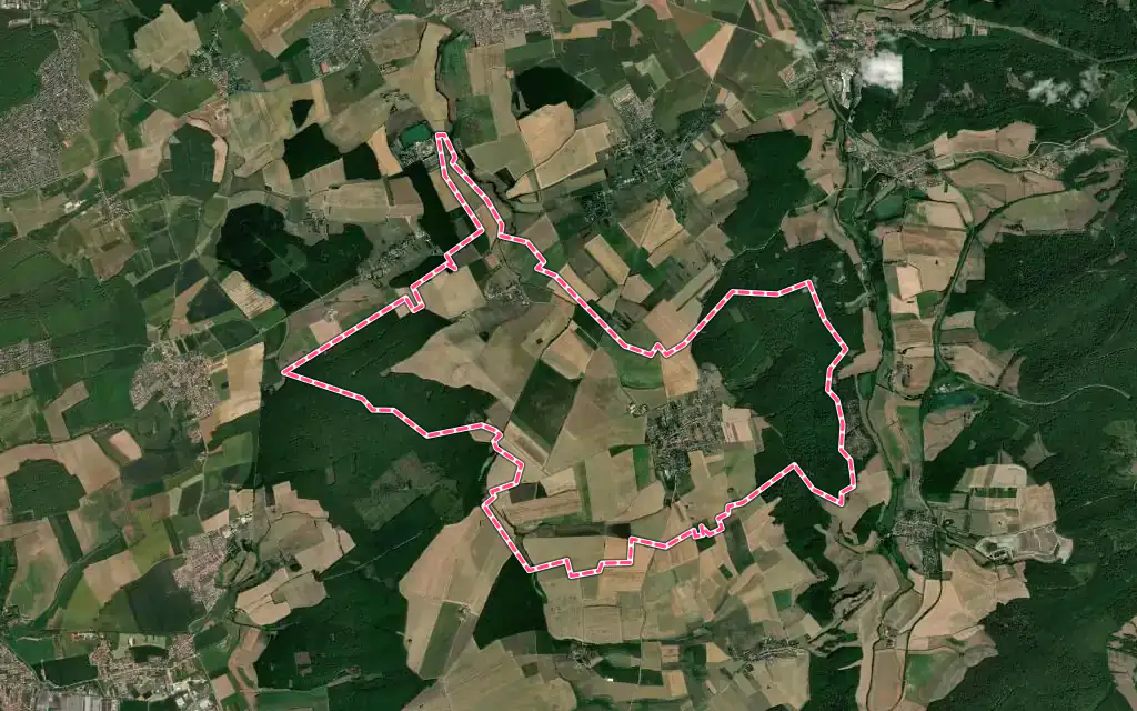 Vue satellite de Luttange avec ses contours administratifs